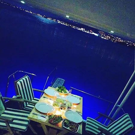 Hotel na wodzie Yat Isletmeciligi Çeşme