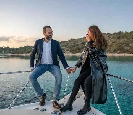 Hotel na wodzie Yat Isletmeciligi Çeşme