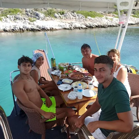 Hotel na wodzie Yat Isletmeciligi Çeşme