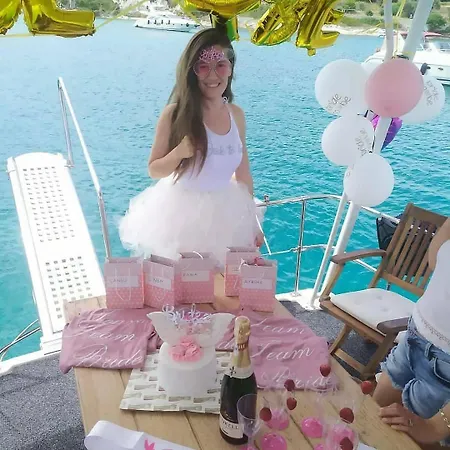 Hotel na wodzie Yat Isletmeciligi Çeşme